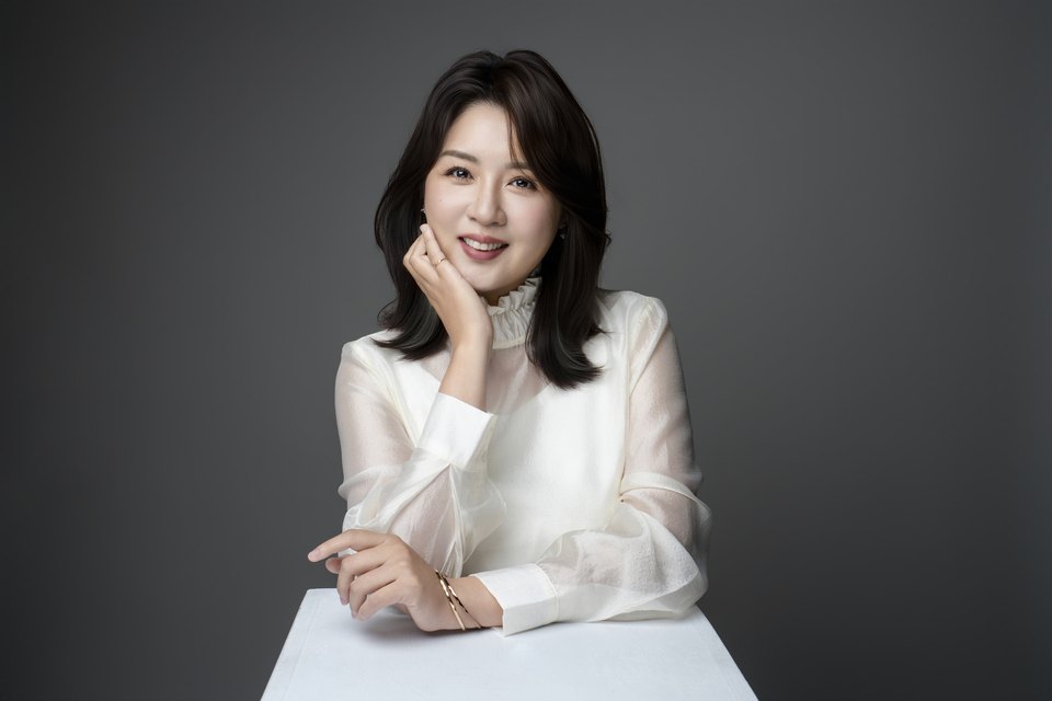 廣告公司創辦人的商務形象照：CHUN.EN Signature 商業視覺整合企劃