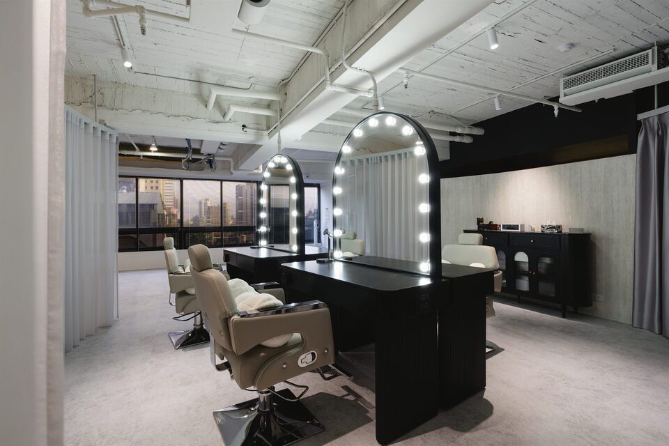 B.room 妝髮設計鏡台